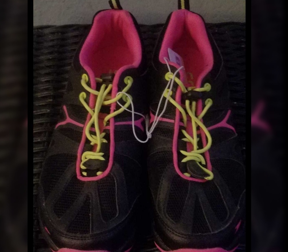 Speedo tennis shoes